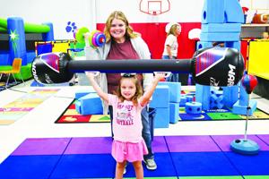 Informations france: Les parents s'amusent avec l'éducation physique au Centre