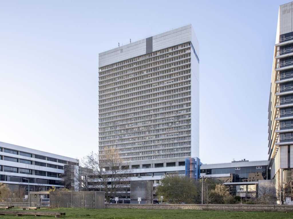 , Nanterre; Cette tour de 113 mètres dans les Hauts-de-Seine ouvre une dernière fois ses portes avant sa transformation